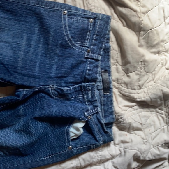 Seductions crops - Picture 1 of 3